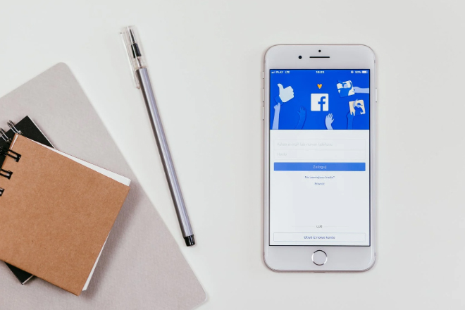 Facebook là dấu ấn đậm nét của Social Network. Ảnh Internet