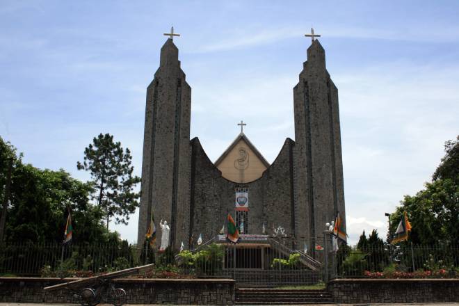 Nhà thờ Phủ Cam - Một trong những kiến trúc nhà thờ đẹp nhất Việt Nam. Ảnh Internet