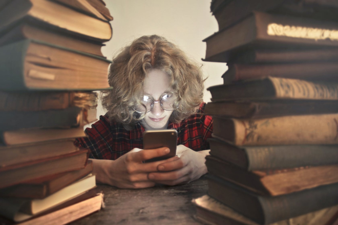 Social Network ra đời từ rất lâu trước khi Facebook xuất hiện. Ảnh Internet