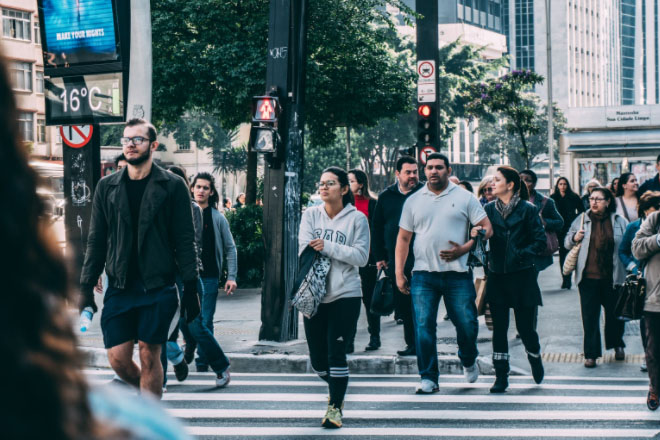 Tính cách con người có thể bị chi phối bởi hoàn cảnh xã hội. Ảnh Internet