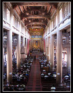 Nhà thờ Phát Diệm, gỗ và đá và …